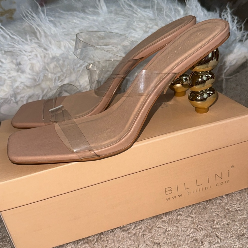 BRAND NEW TAN AND CLEAR STRAPS WITH GOLDEN HEEL SIZE 10
